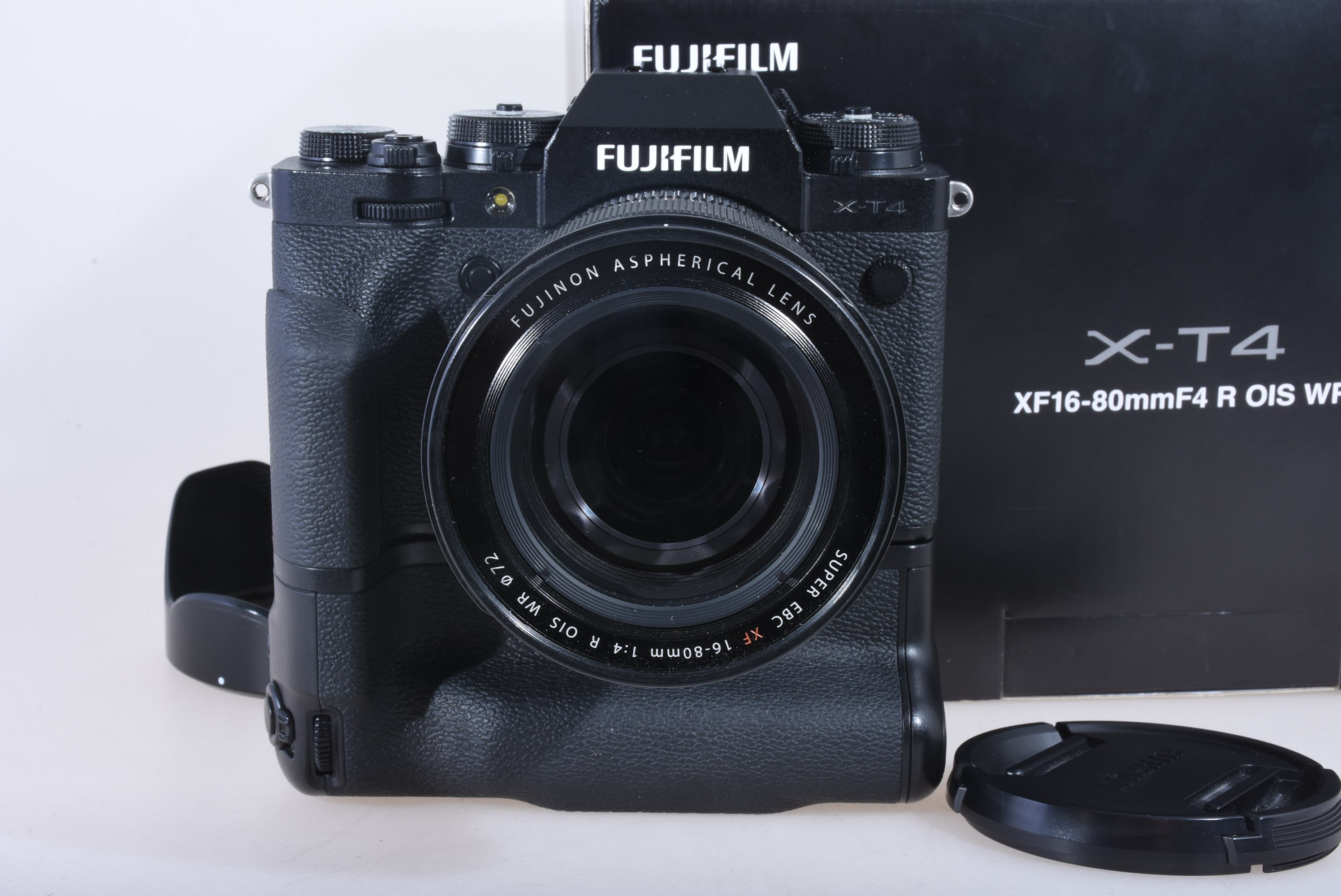 Fujifilm X-T4 + XF 16-80mm 4,0 R OIS WR + Sonnenblende + VG-XT4 Griff, Auslösungen: 5670, 6 Monate Gerantie